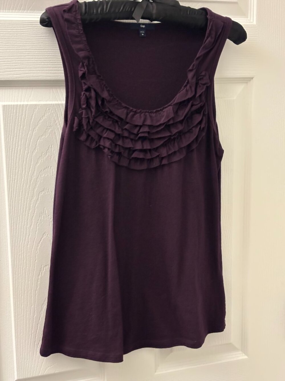 GAP - Ruffled Sleeveless Top